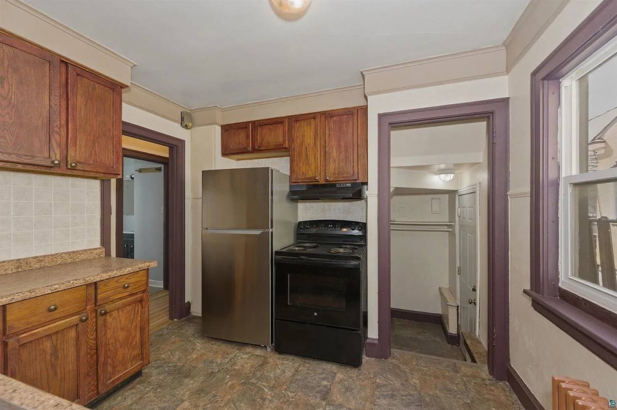 House for rent at 221 Snelling Ave, Duluth, MN 55811