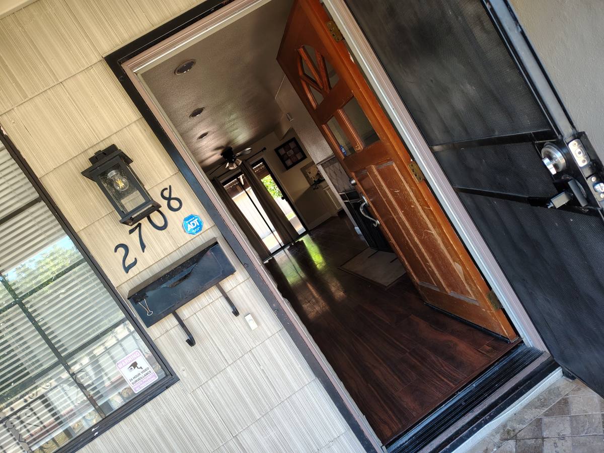 House for rent at 2708 16th Ave, Sacramento, CA 95820