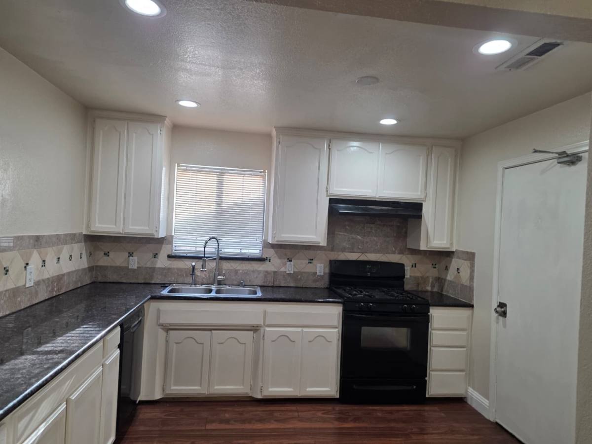 House for rent at 2708 16th Ave, Sacramento, CA 95820