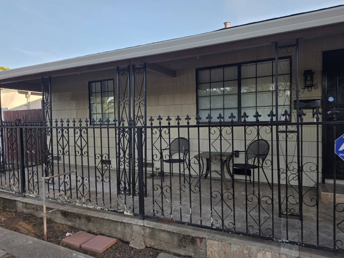 House for rent at 2708 16th Ave, Sacramento, CA 95820