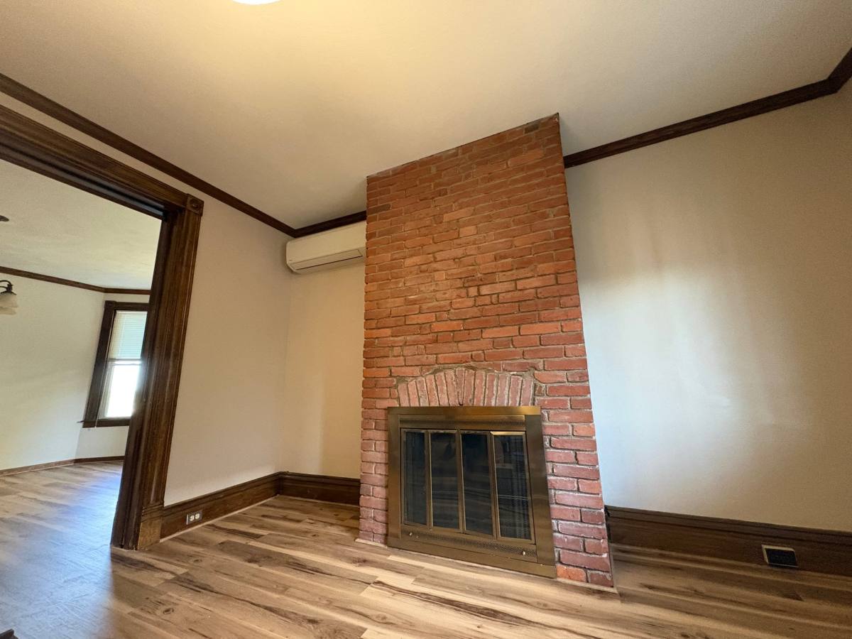 House for rent at 27 Dilworth St, Pittsburgh, PA 15211