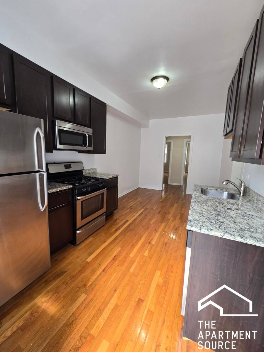Apartment for rent at 3753 W Sunnyside Ave #1, Chicago, IL 60625