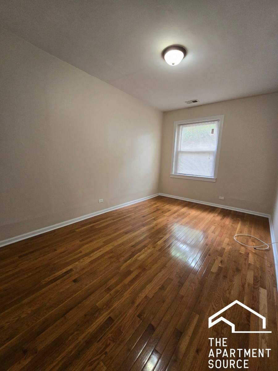 Apartment for rent at 3753 W Sunnyside Ave #1, Chicago, IL 60625