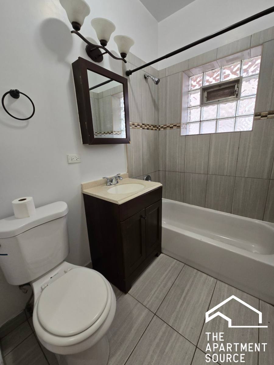 Apartment for rent at 3753 W Sunnyside Ave #1, Chicago, IL 60625