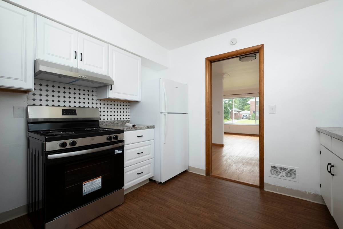 Apartment for rent at 3174 Sherbrooke Rd, Toledo, OH 43606