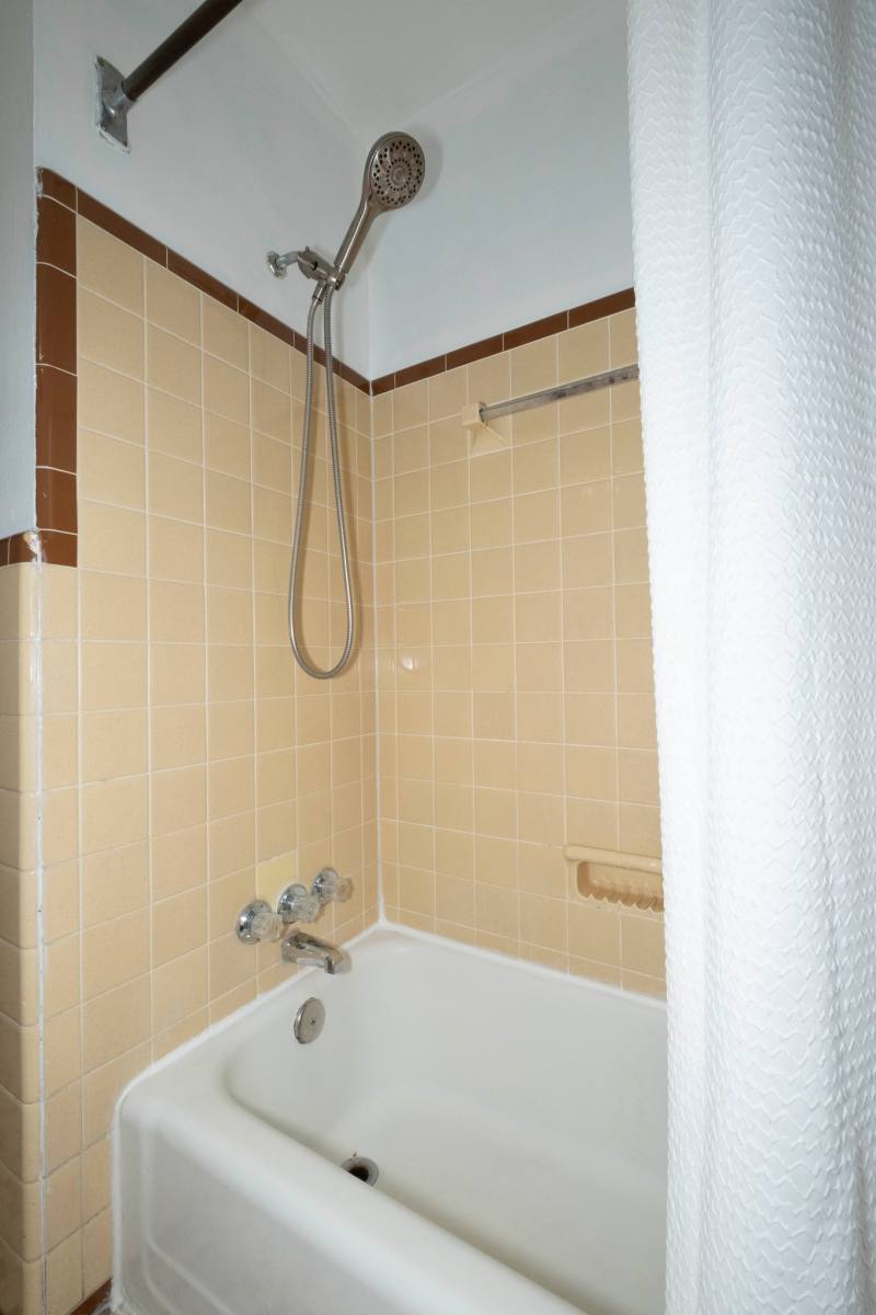 Apartment for rent at 3174 Sherbrooke Rd, Toledo, OH 43606
