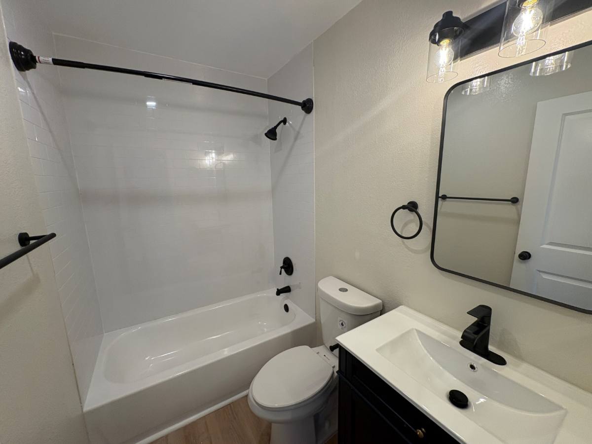 Apartment for rent at 328 S Weitzel St 28, Oceanside, CA 92054