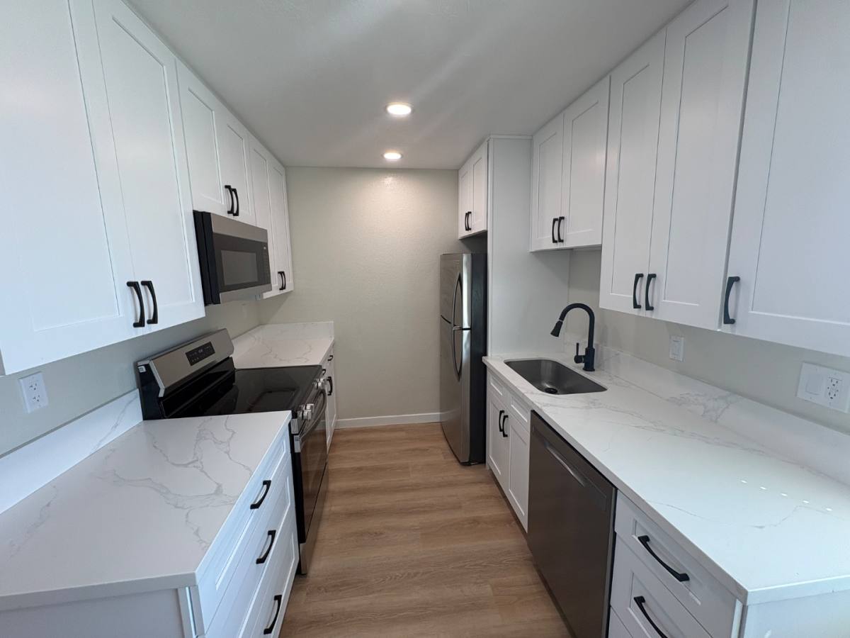 Apartment for rent at 328 S Weitzel St 28, Oceanside, CA 92054