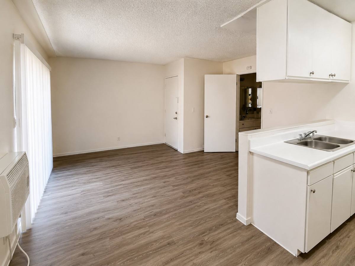 Apartment for rent at 4688 S Huntington Dr #101, Los Angeles, CA 90032