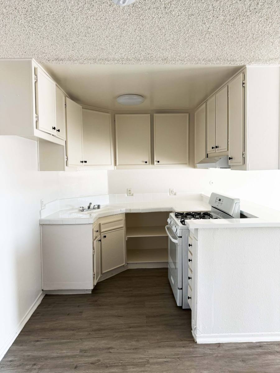 Apartment for rent at 509 N Berendo St #110, Los Angeles, CA 90004