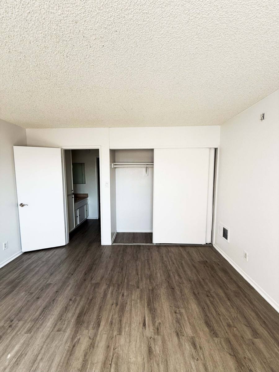 Apartment for rent at 509 N Berendo St #110, Los Angeles, CA 90004