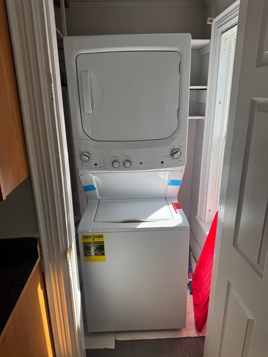 Apartment for rent at 72 Pier St #2, Bangor, ME 04401