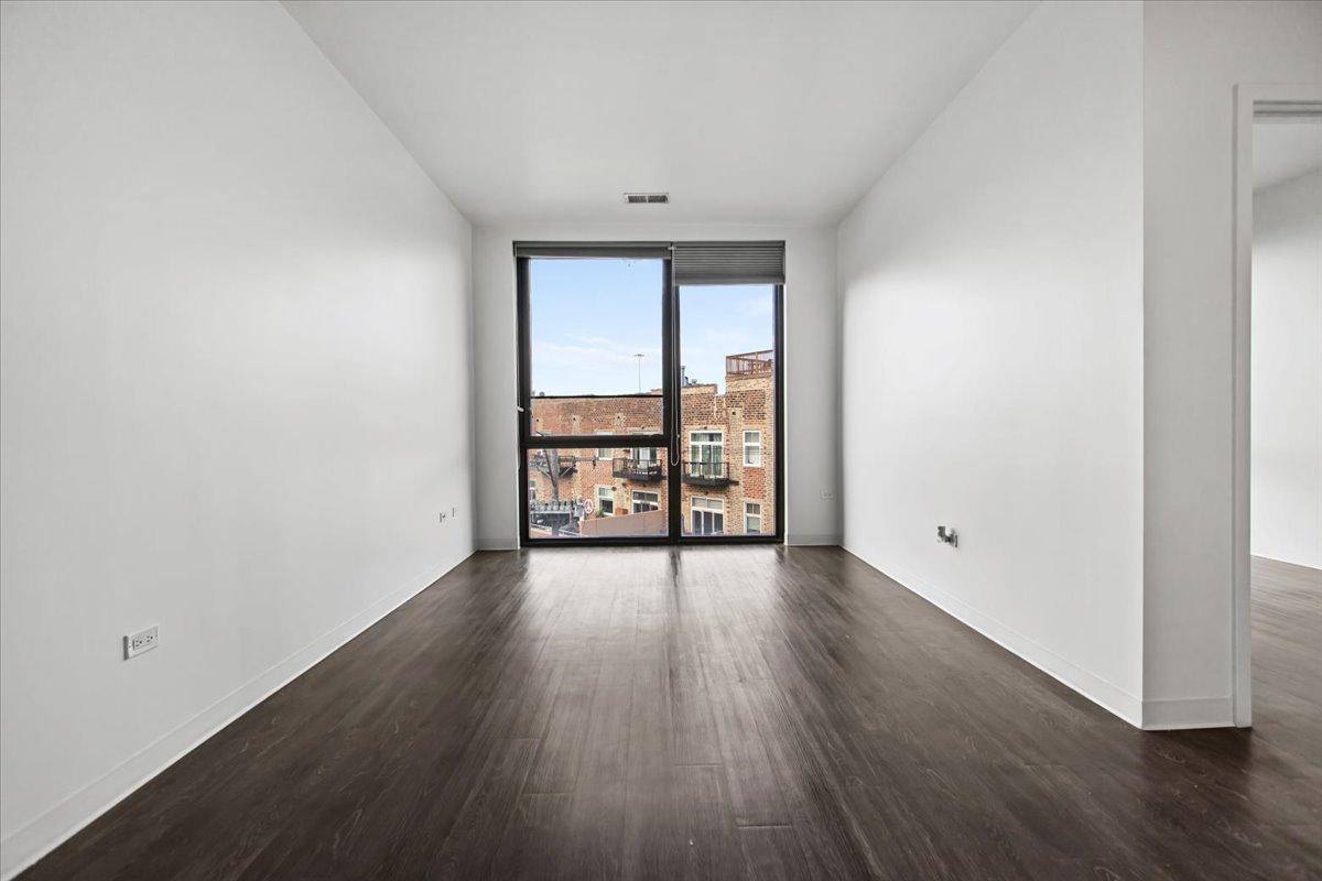Apartment for rent at 830 N Milwaukee Ave, Chicago, IL 60642