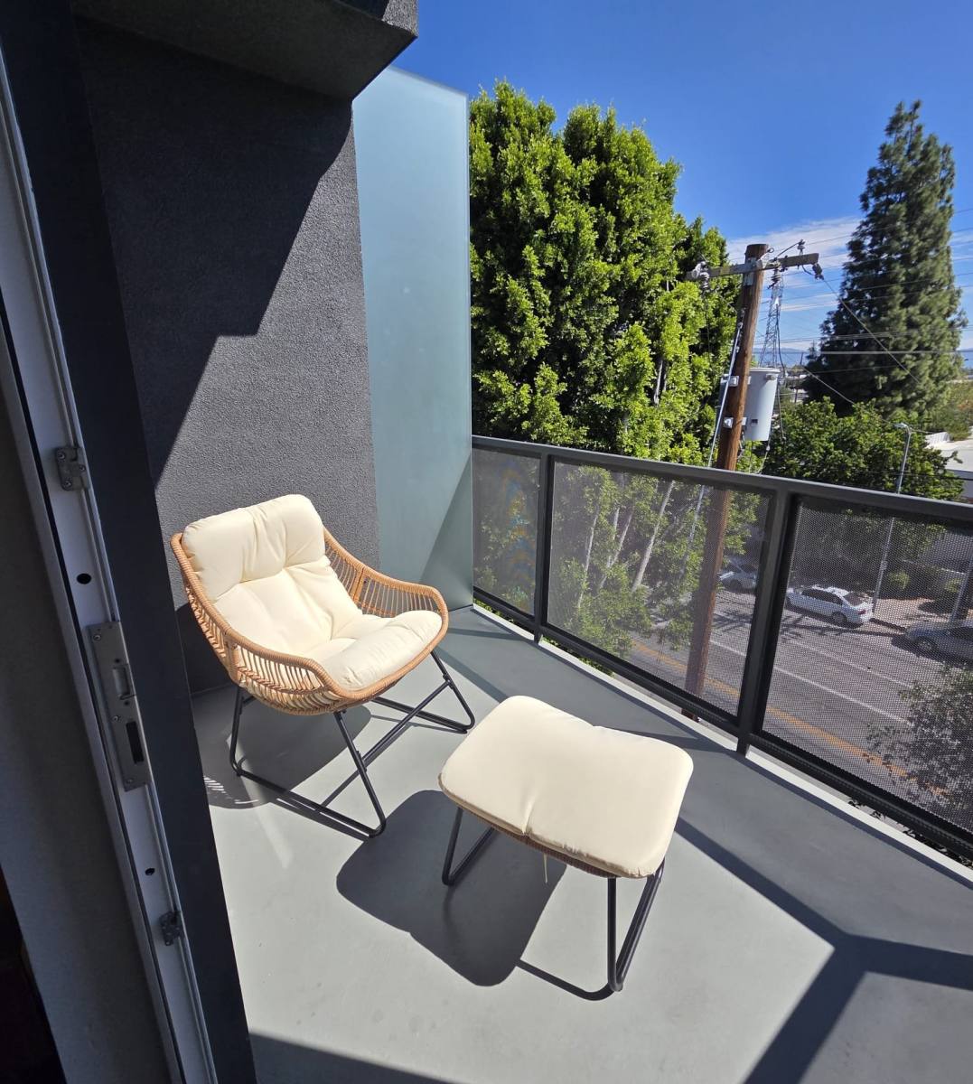 Apartment for rent at 18900 Parthenia St #112, Northridge, CA 91324