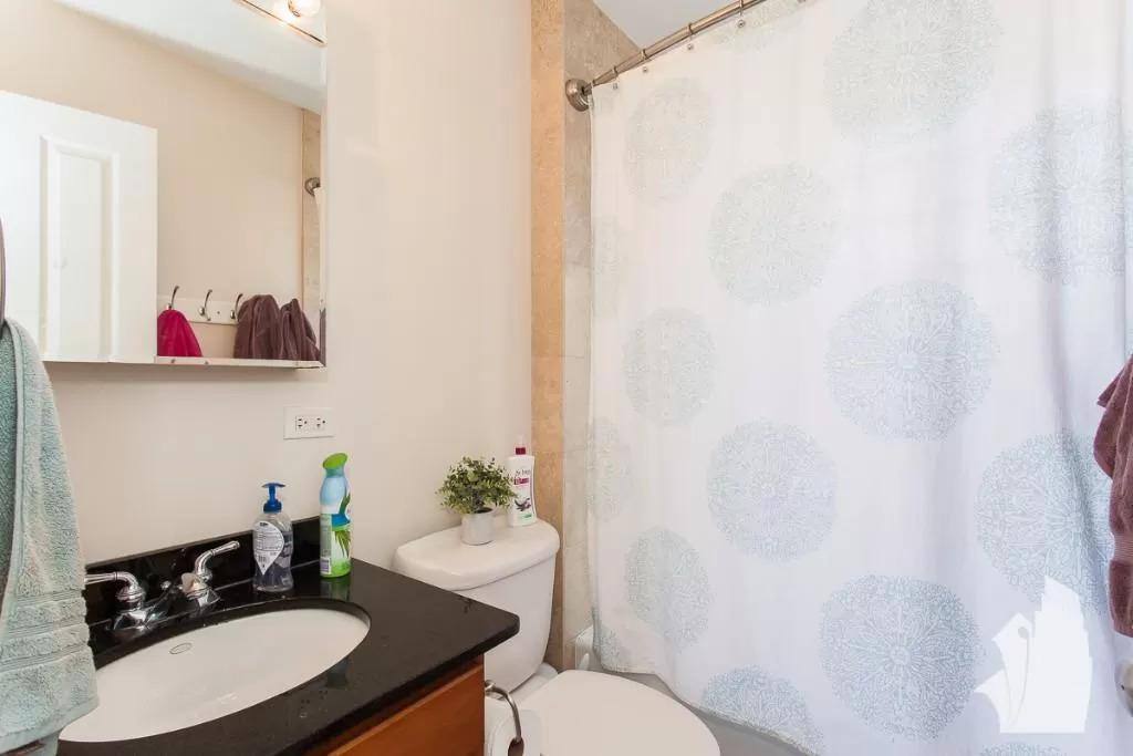 Apartment for rent at 1516 W Waveland, Chicago, IL 60613