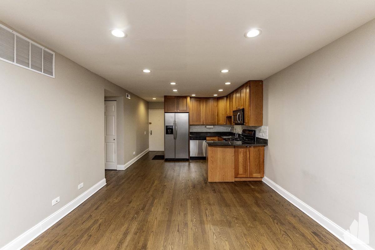 Condo for rent at 2036 N Larrabee St, Chicago, IL 60614