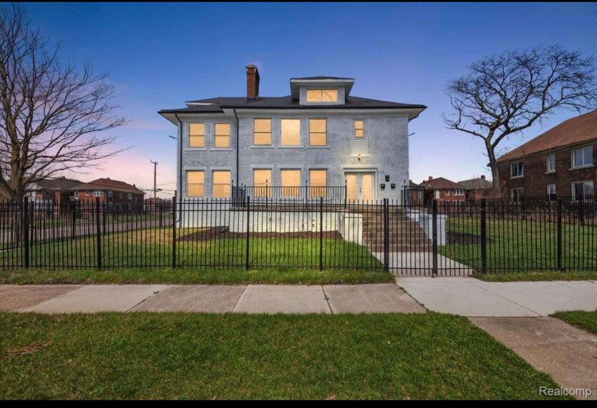 Apartment for rent at 2028 Gladstone St #1, Detroit, MI 48206