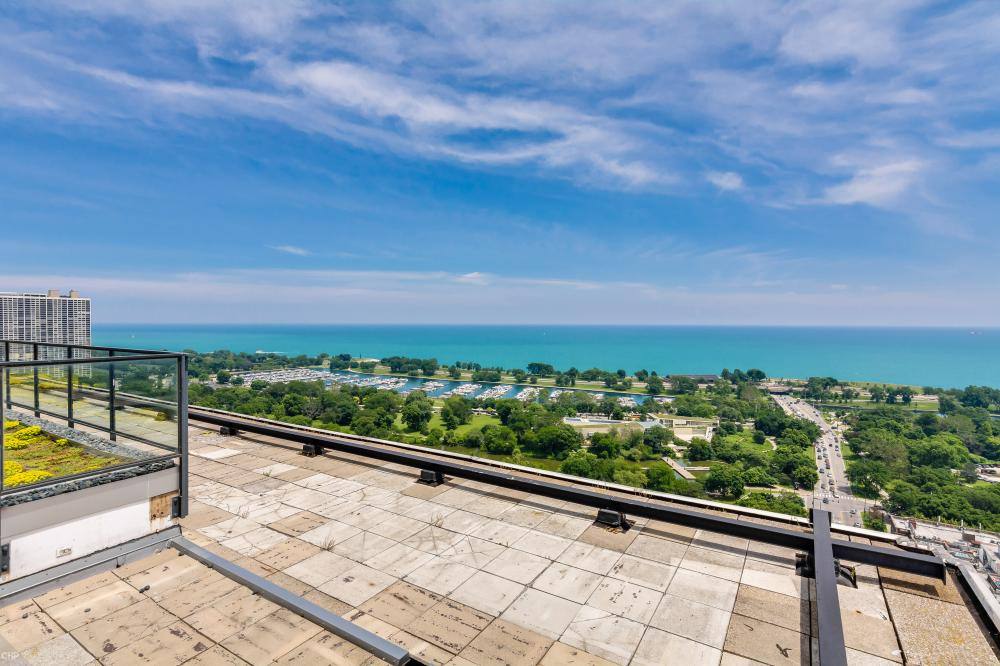 Apartment for rent at 2400 N Lakeview, Chicago, IL 60614