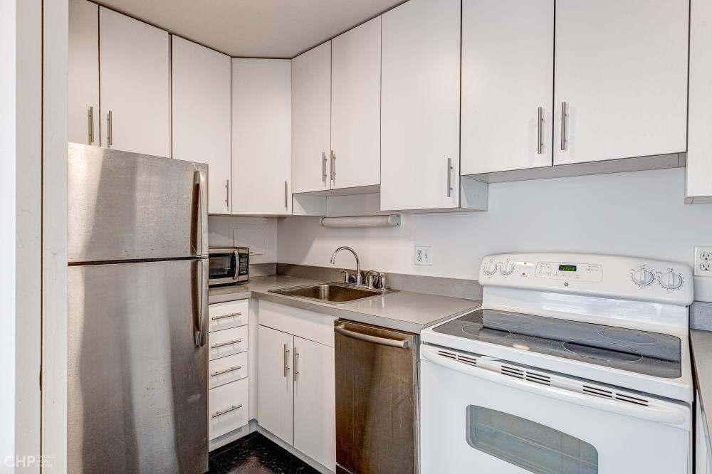 Apartment for rent at 2400 N Lakeview, Chicago, IL 60614