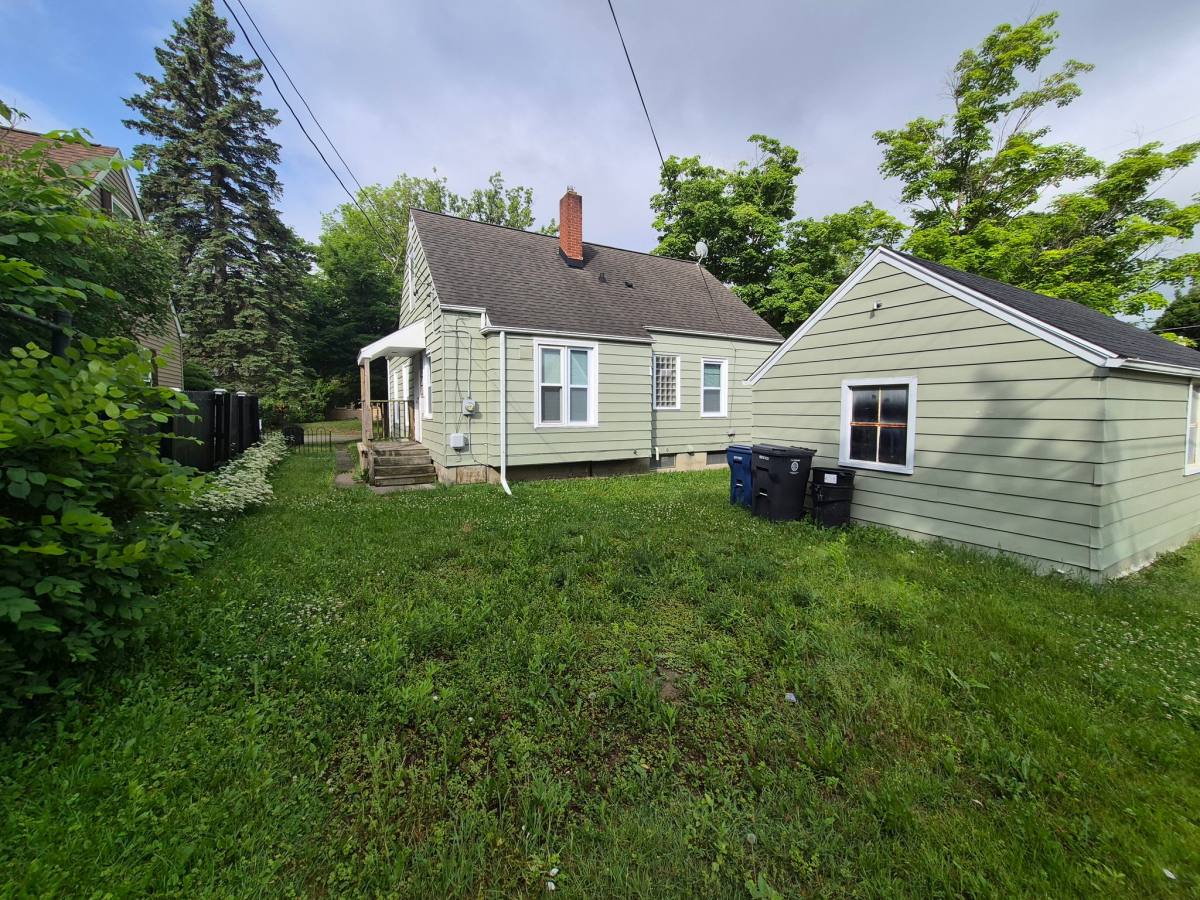 House for rent at 2038 Copeman Blvd, Flint, MI 48504