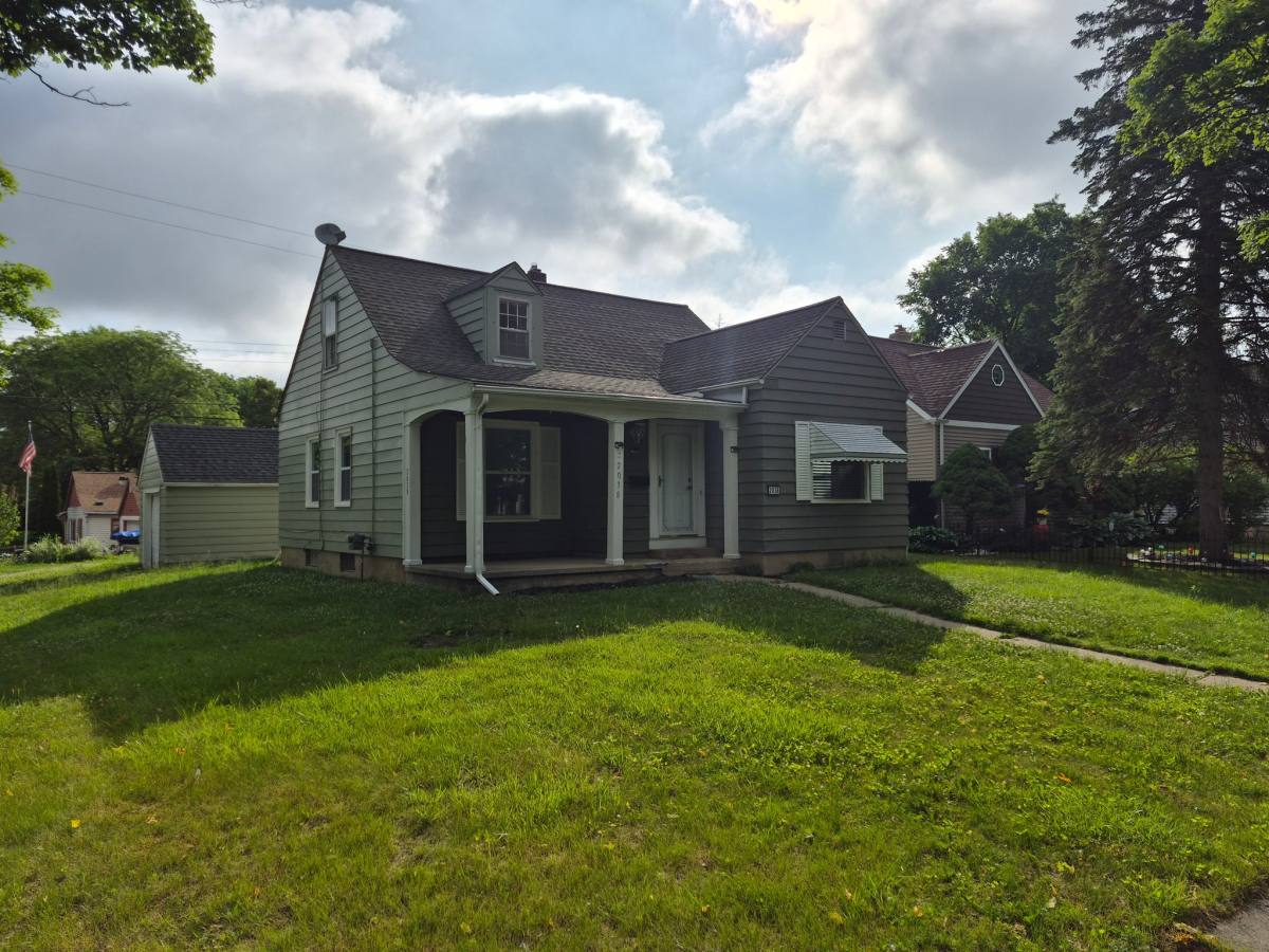 House for rent at 2038 Copeman Blvd, Flint, MI 48504