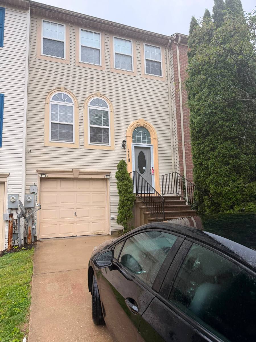 Townhouse for rent at 208 Persimmon Circle, Reisterstown, MD 21136