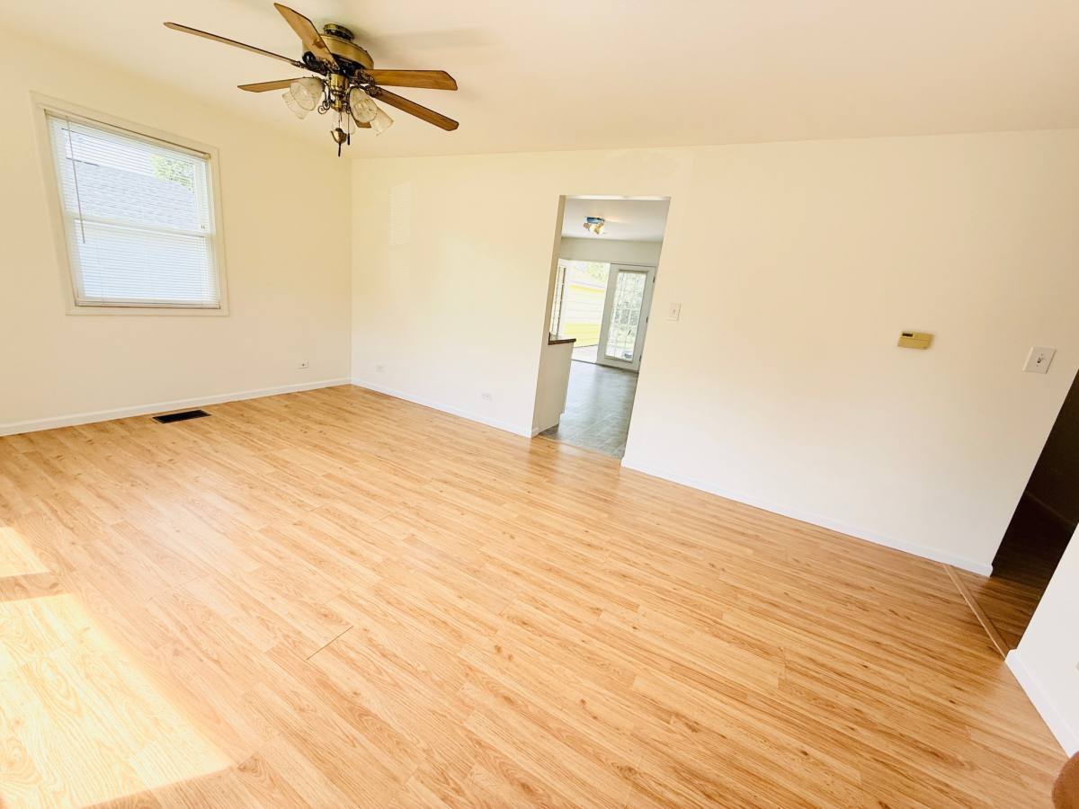 House for rent at 2904 Stork Court, Rolling Meadows, IL 60008