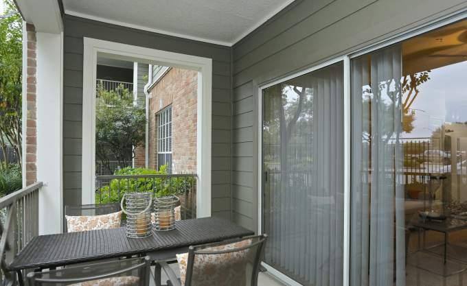 Apartment for rent at 3225 Woodland Park Dr, Houston, TX 77082