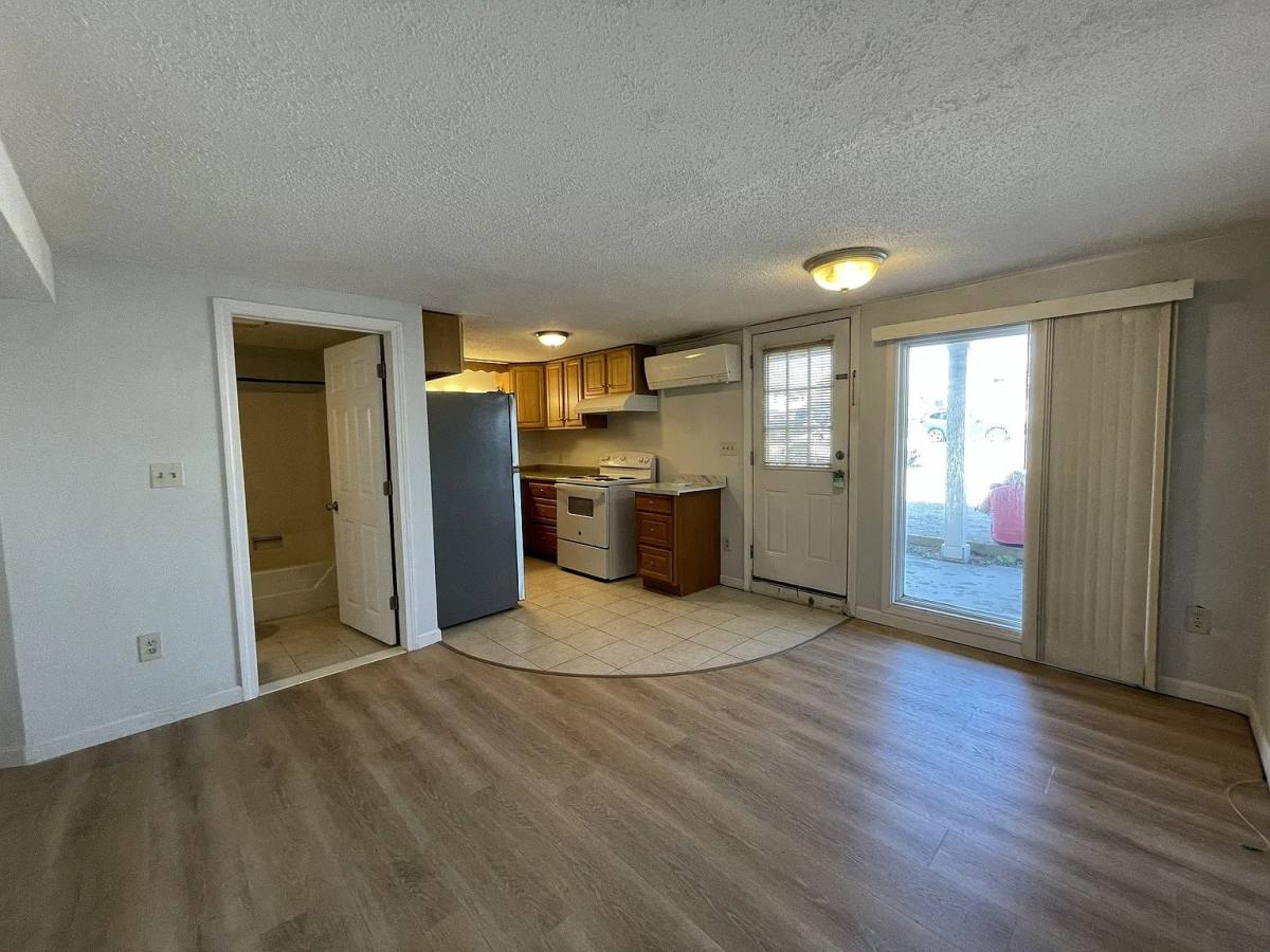 Apartment for rent at 190 Ashworth Ave #1B, Hampton, NH 03842