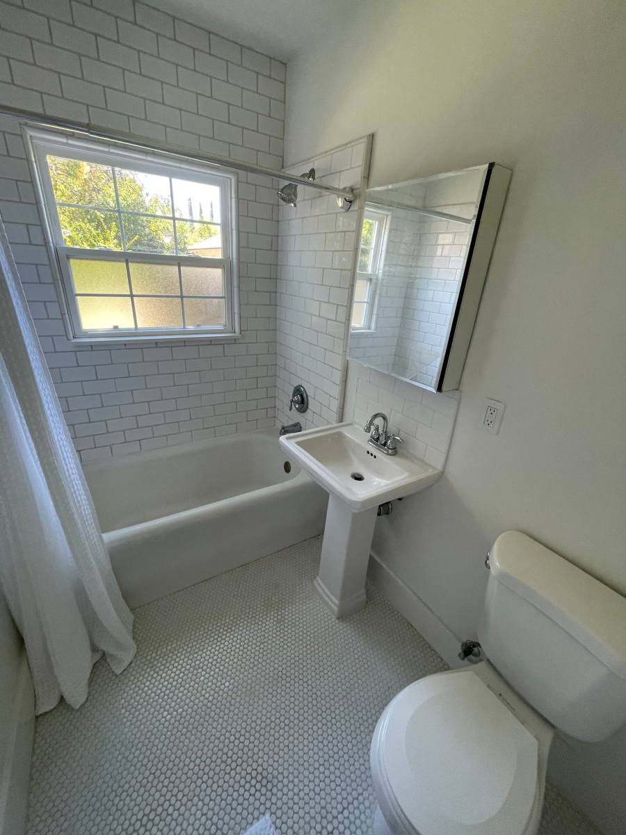 House for rent at 425 41st St, Sacramento, CA 95819
