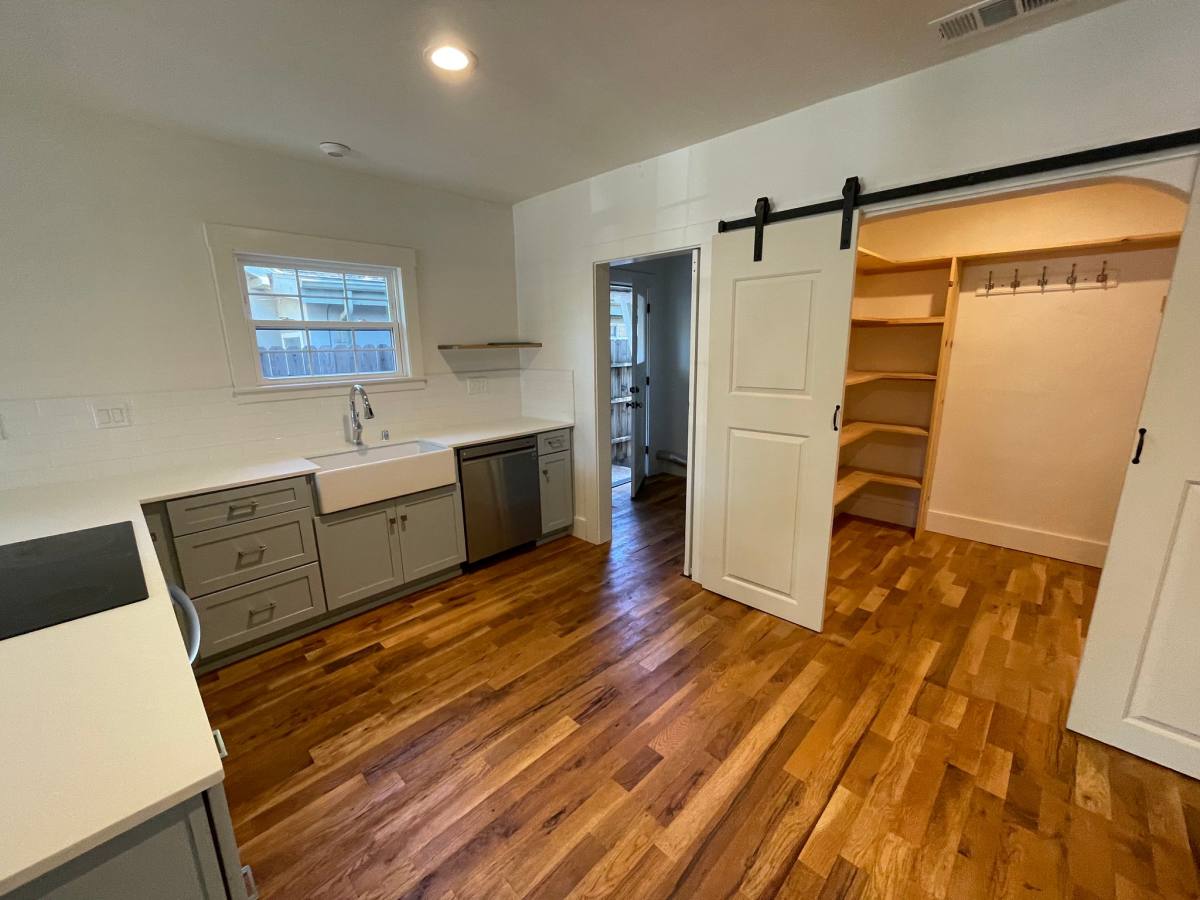 House for rent at 425 41st St, Sacramento, CA 95819