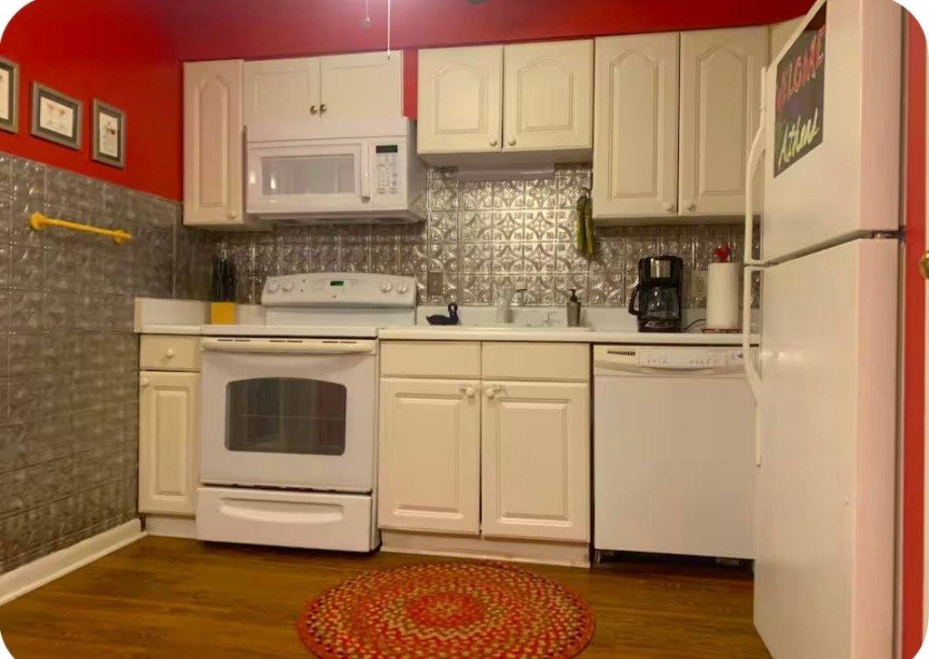 Townhouse for rent at 836 College Ave, Athens, GA 30601