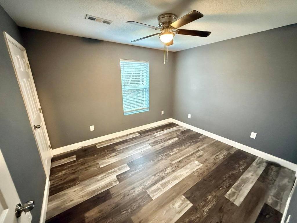 Townhouse for rent at 527 Old Knoxville Highway, Newport, TN 37821