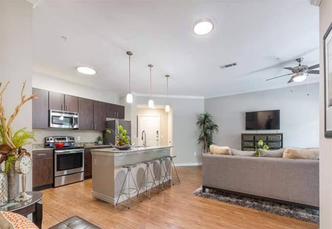 Apartment for rent at 1715 Enclave Parkway, Houston, TX 77077