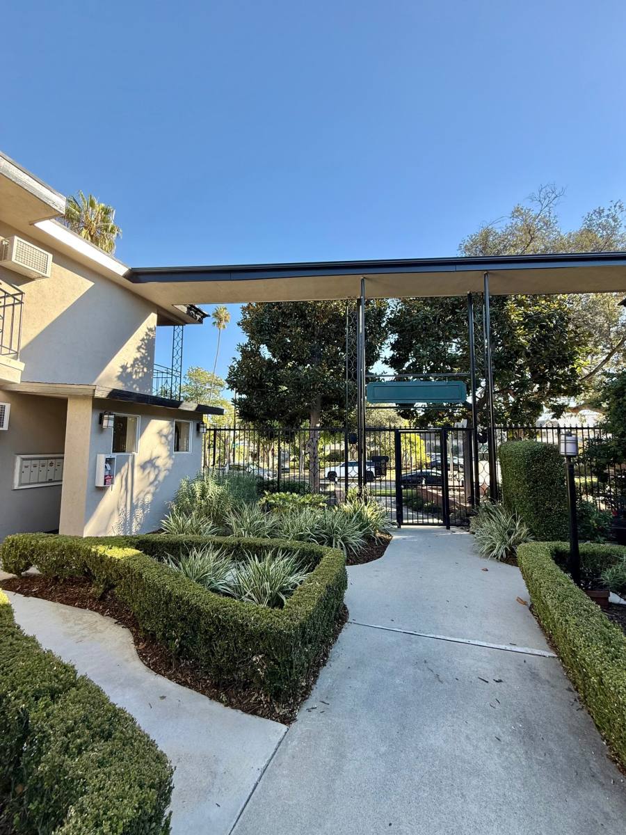 Apartment for rent at 999 Locust St #17, Pasadena, CA 91106