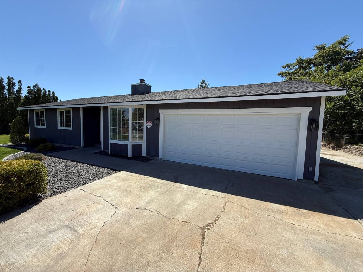 House for rent at 1108 S Kellogg St, Kennewick, WA 99338