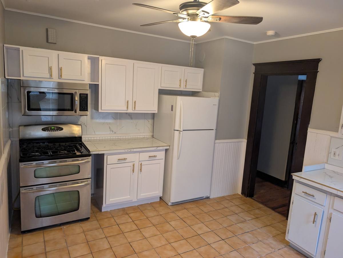 Apartment for rent at 168 Minerva St #2, Derby, CT 06418
