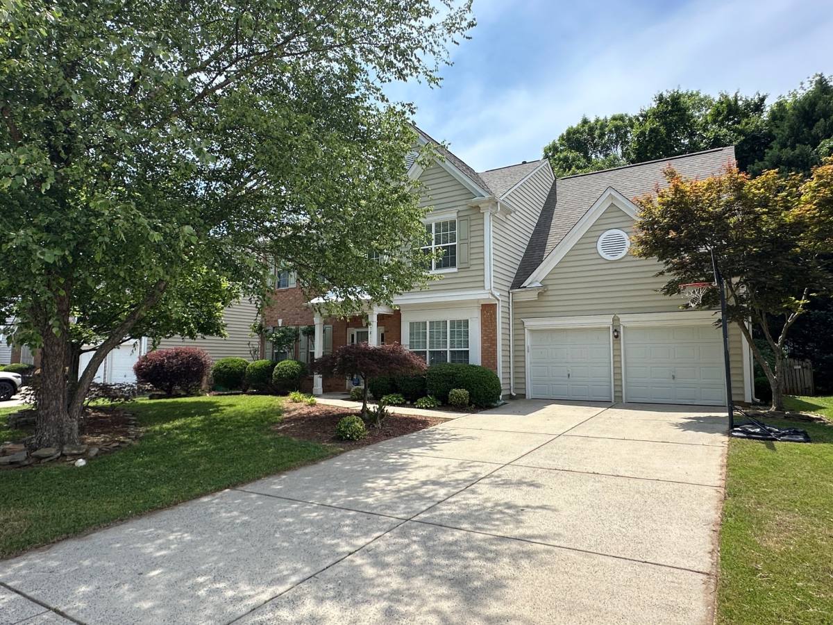 House for rent at 7811 Noland Woods Dr, Charlotte, NC 28277