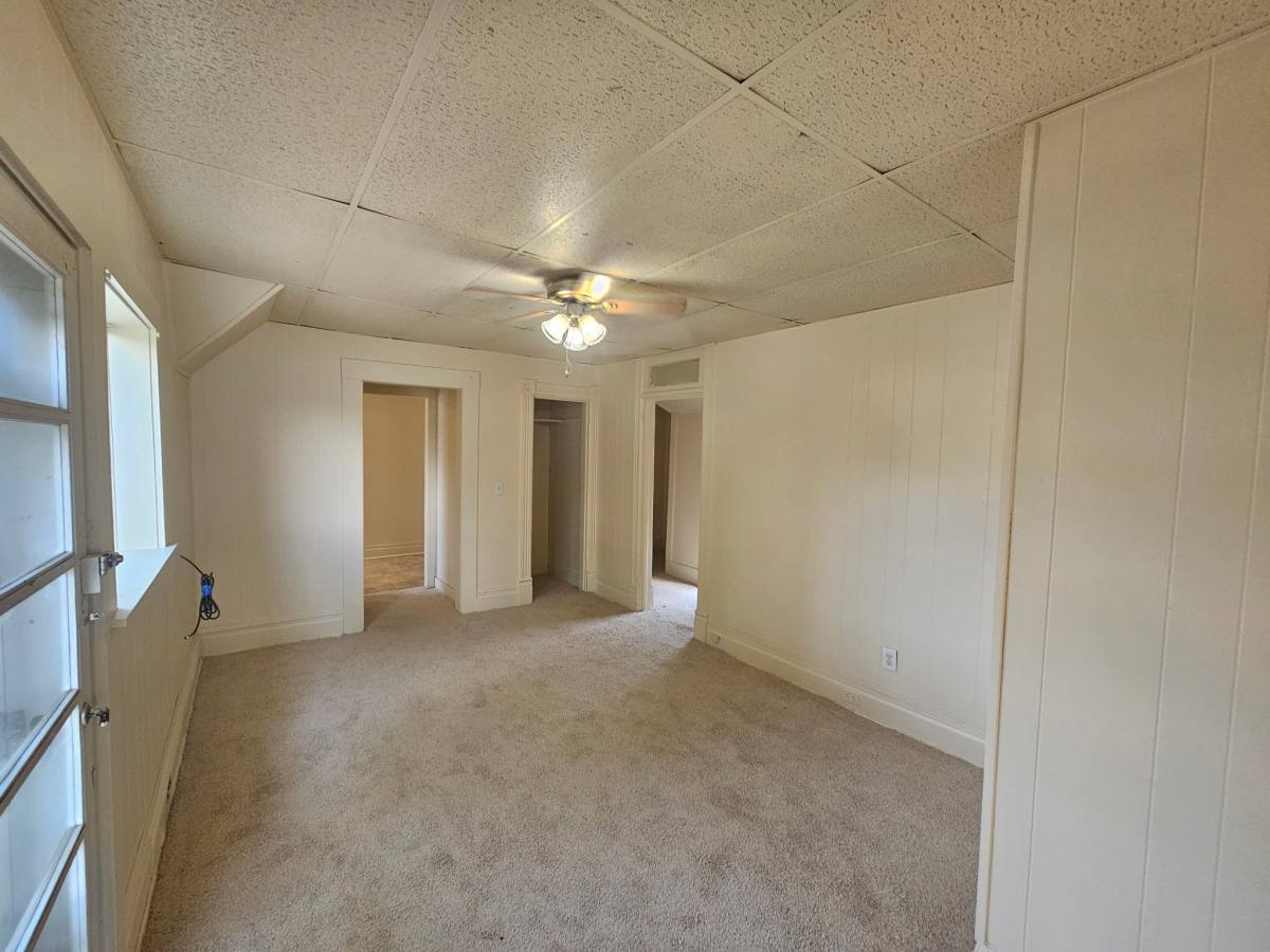 Apartment for rent at 122 Oak St #2, Dowagiac, MI 49047
