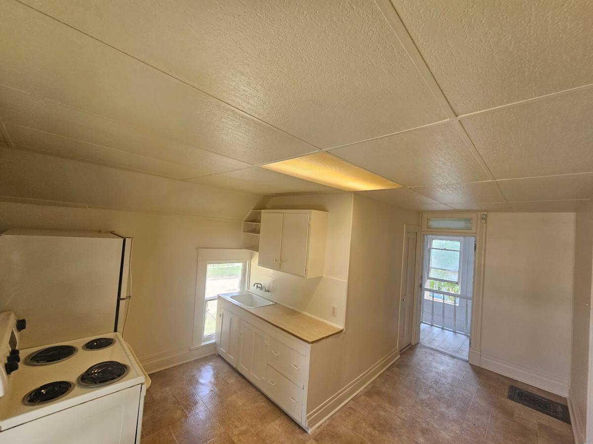 Apartment for rent at 122 Oak St #2, Dowagiac, MI 49047