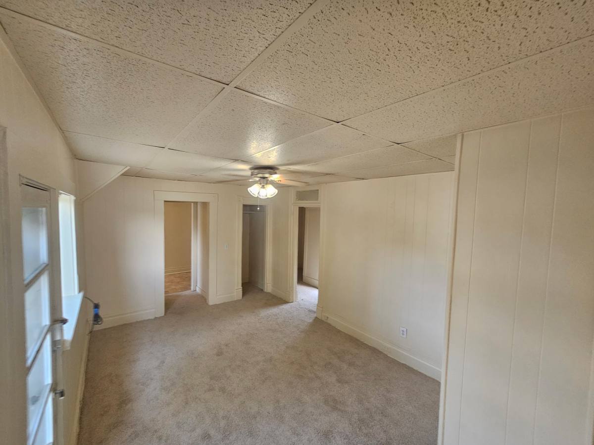 Apartment for rent at 122 Oak St #2, Dowagiac, MI 49047