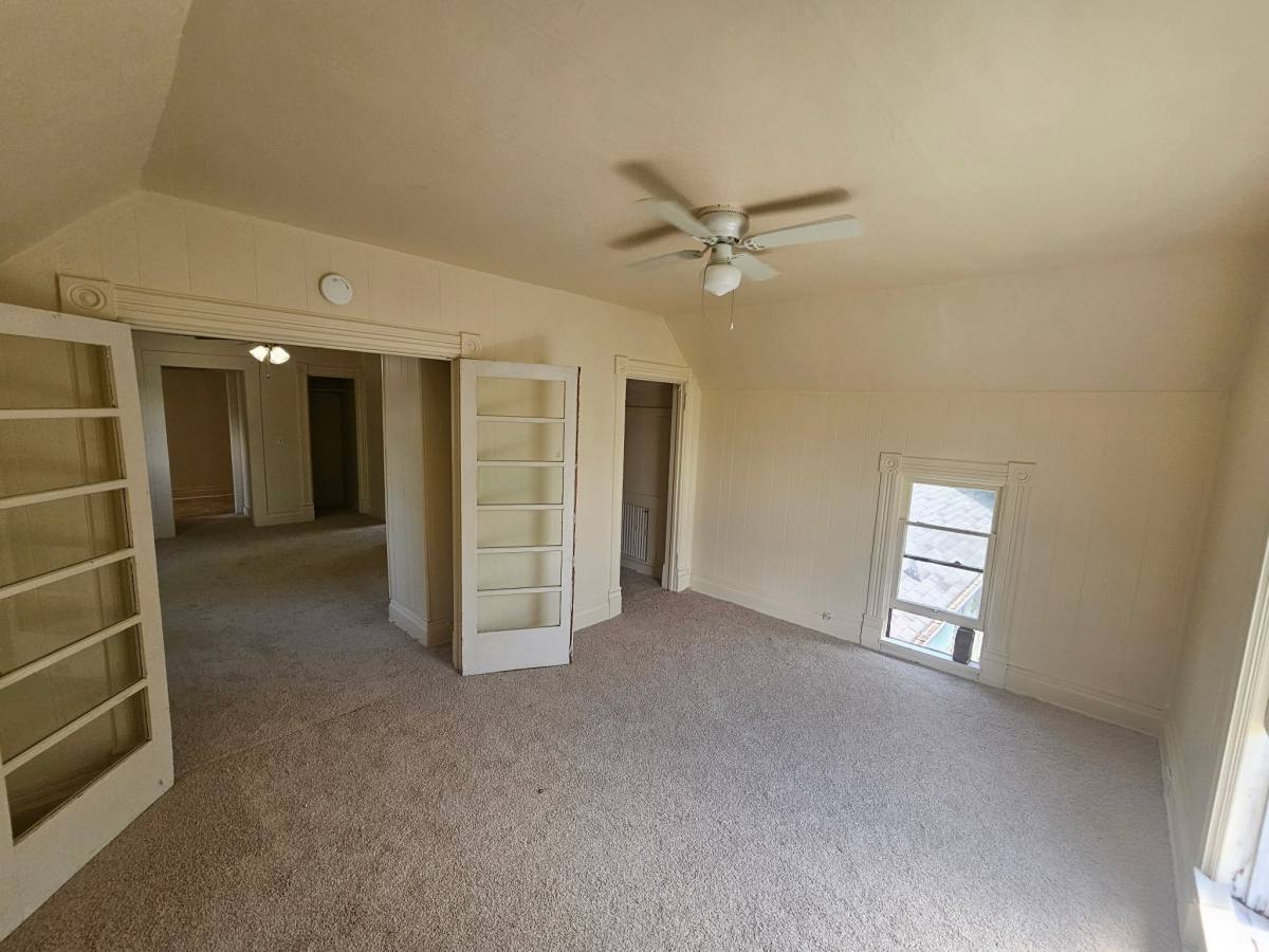 Apartment for rent at 122 Oak St #2, Dowagiac, MI 49047