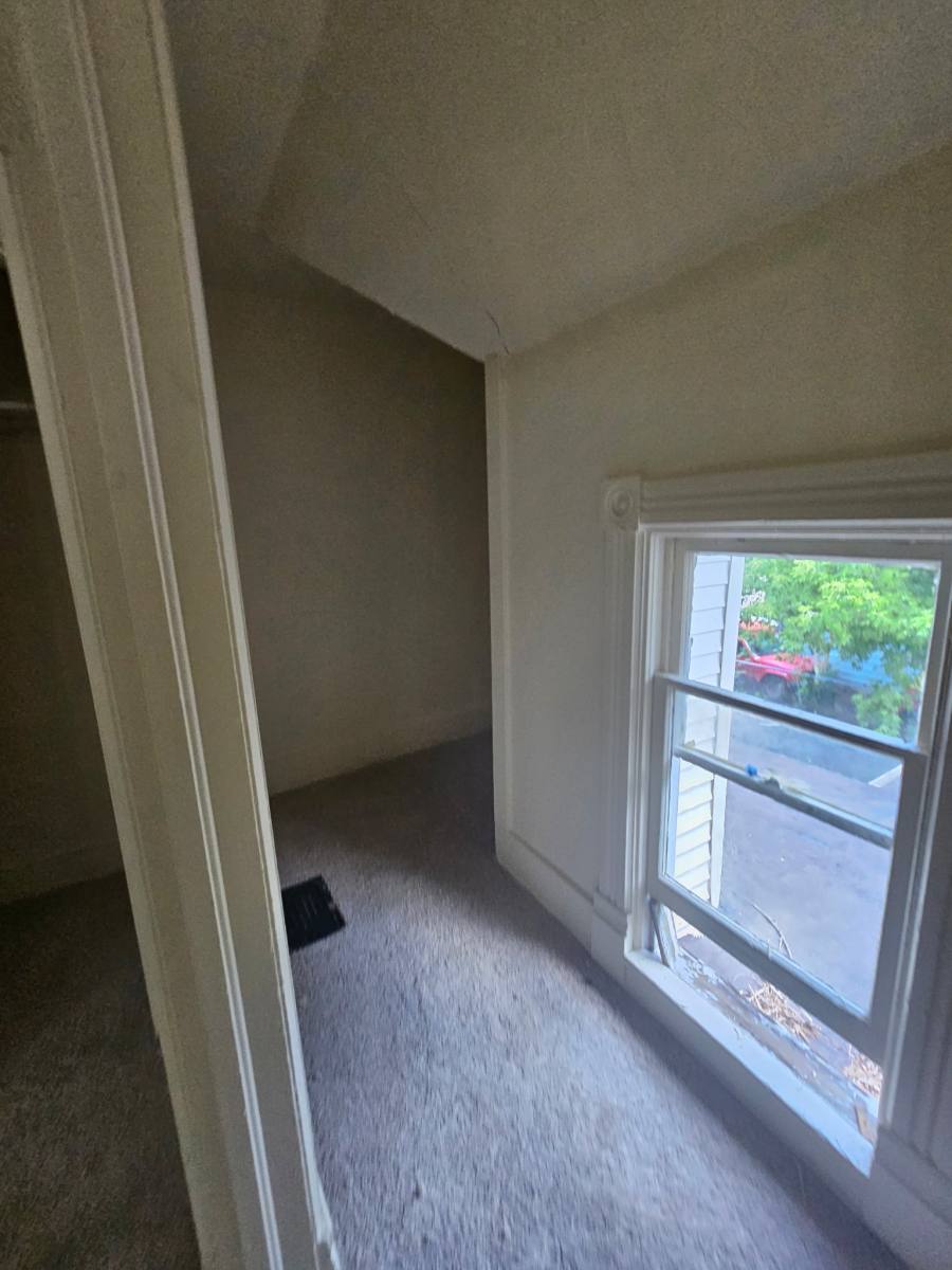 Apartment for rent at 122 Oak St #2, Dowagiac, MI 49047