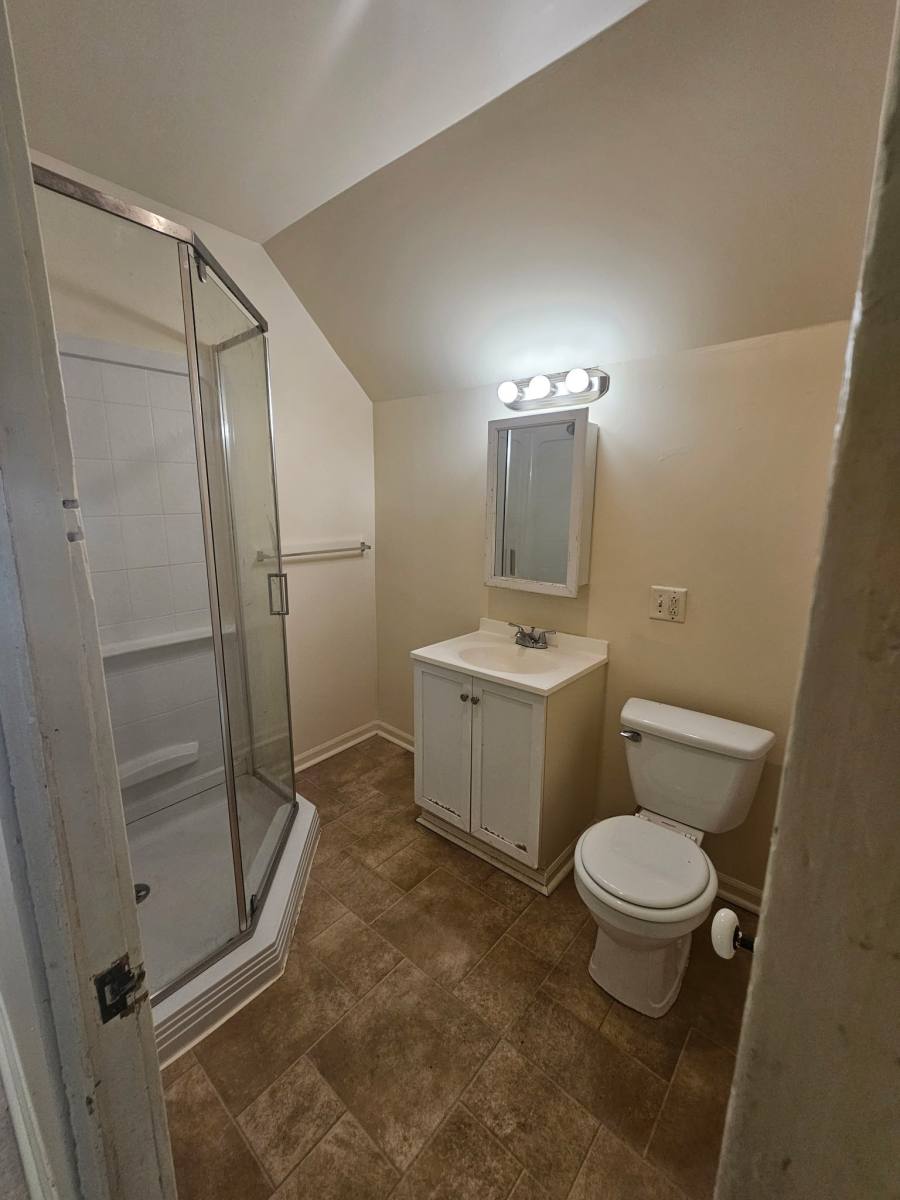 Apartment for rent at 122 Oak St #2, Dowagiac, MI 49047