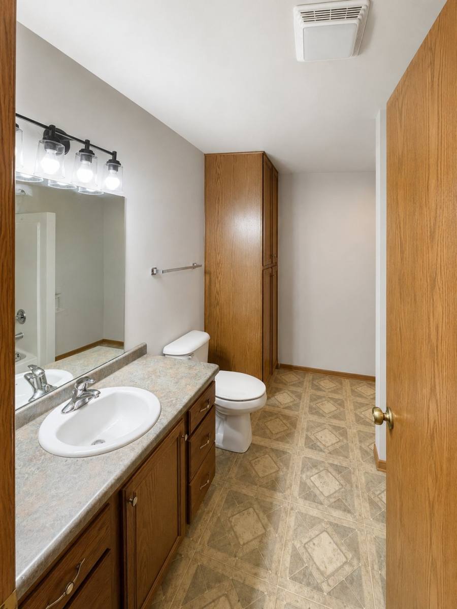 House for rent at 1128 Lyndon St, Green Bay, WI 54303