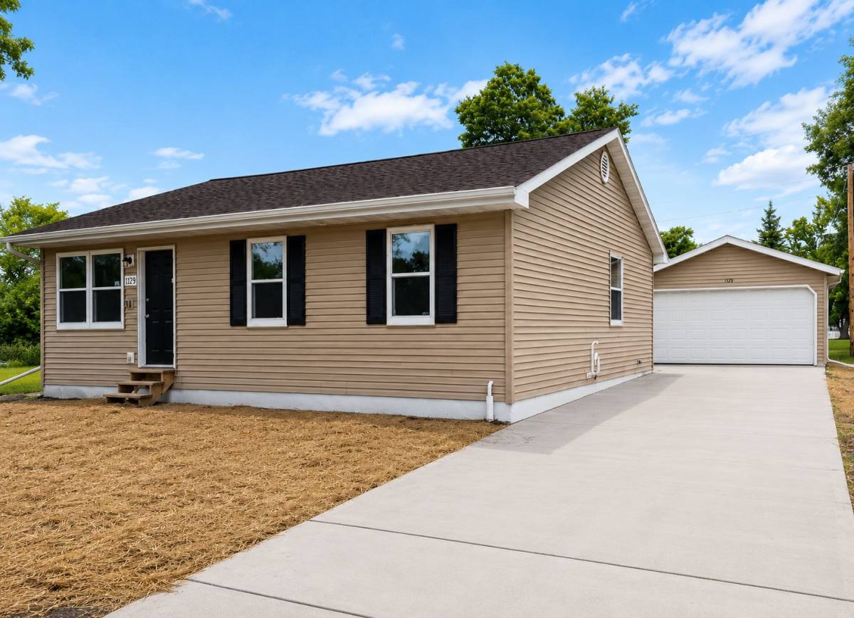 House for rent at 1128 Lyndon St, Green Bay, WI 54303