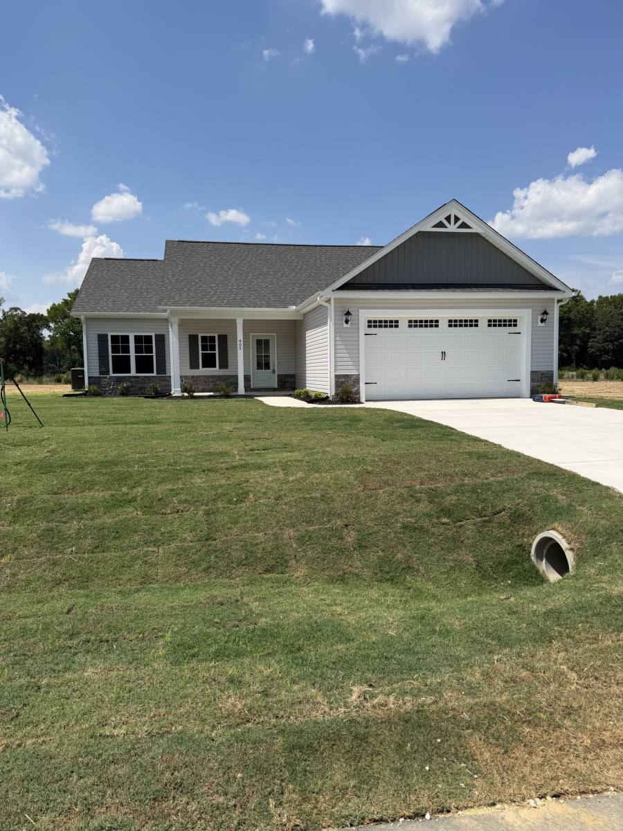 House for rent at 405 Creek's Edge Dr, Pikeville, NC 27863