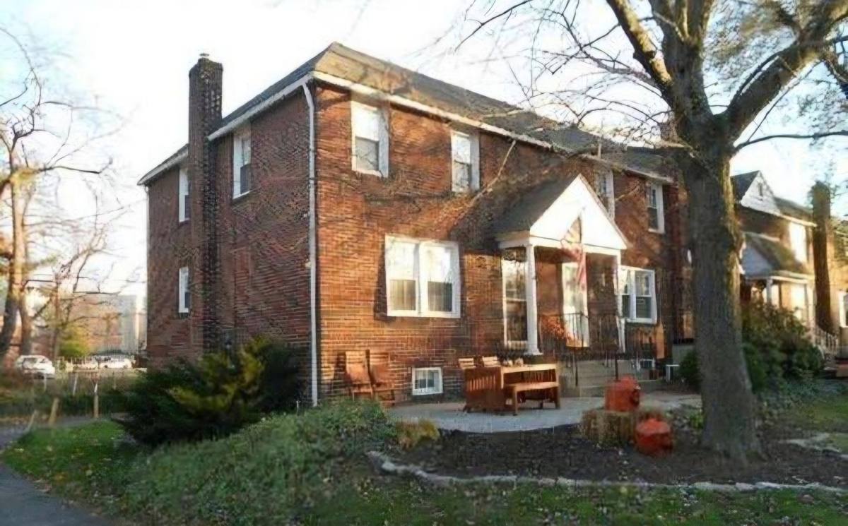 Townhouse for rent at 2 W Summerfield Ave, Collingswood, NJ 08108