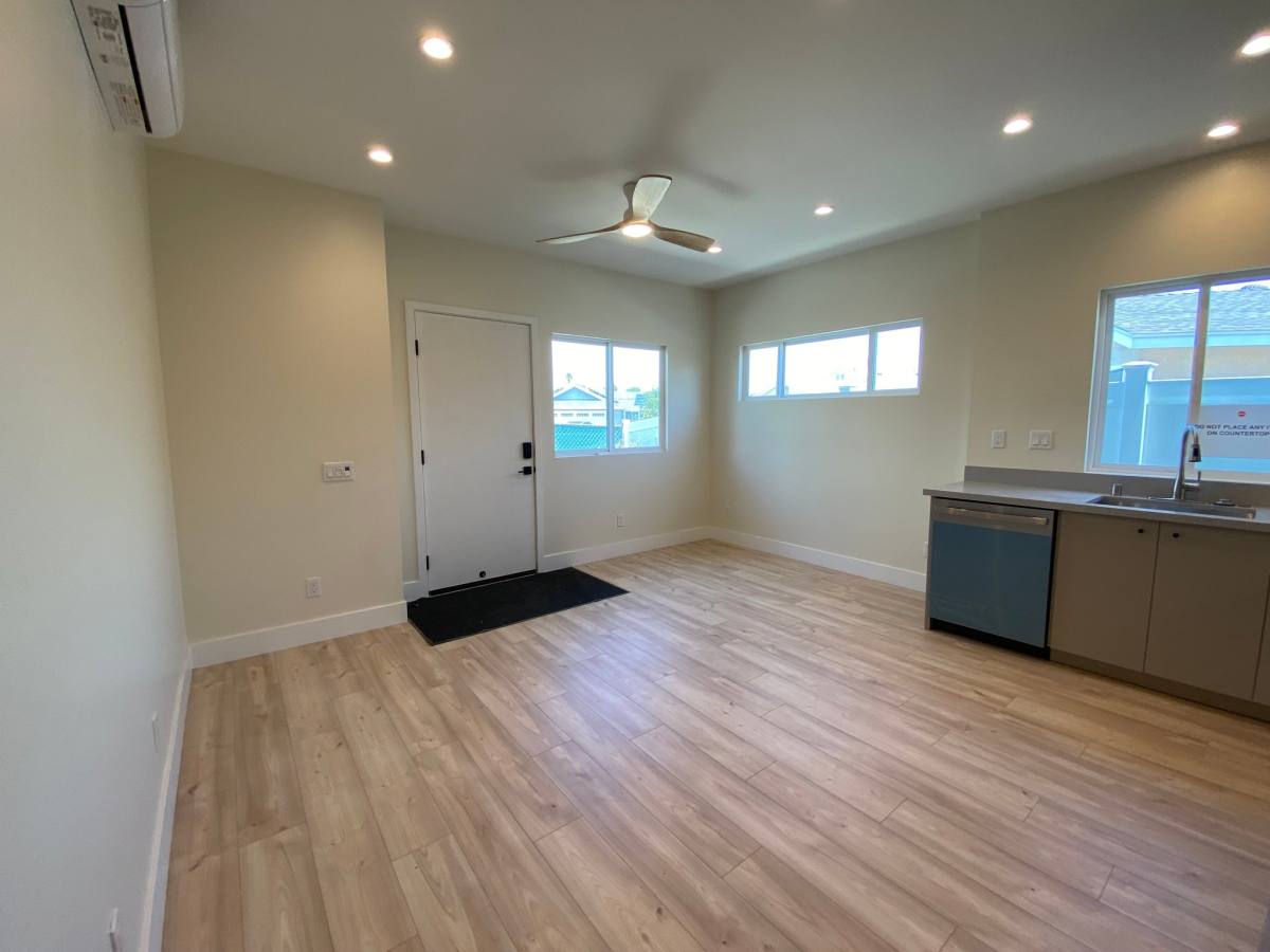 Townhouse for rent at 11289 Ganesta Rd, San Diego, CA 92126