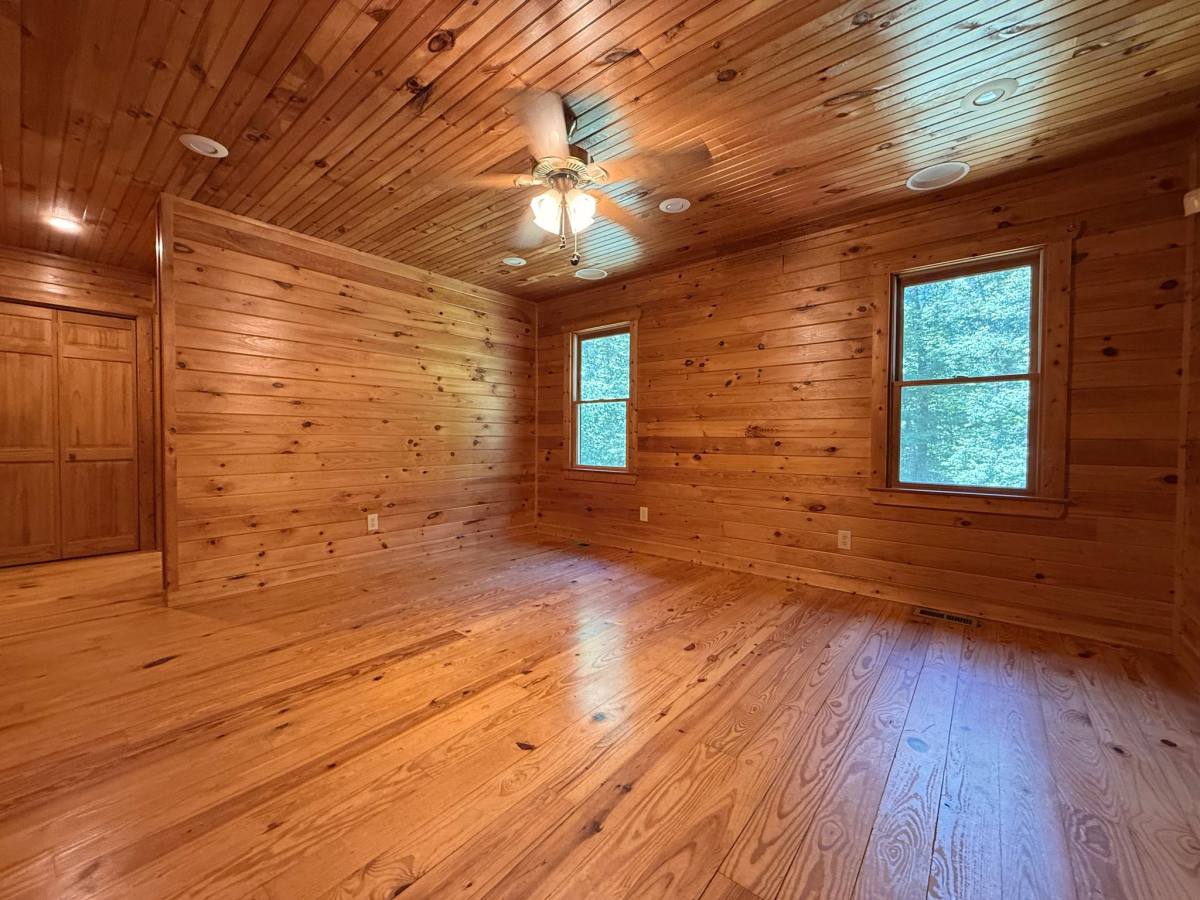 House for rent at 303 Pine Lane, Mineral Bluff, GA 30559